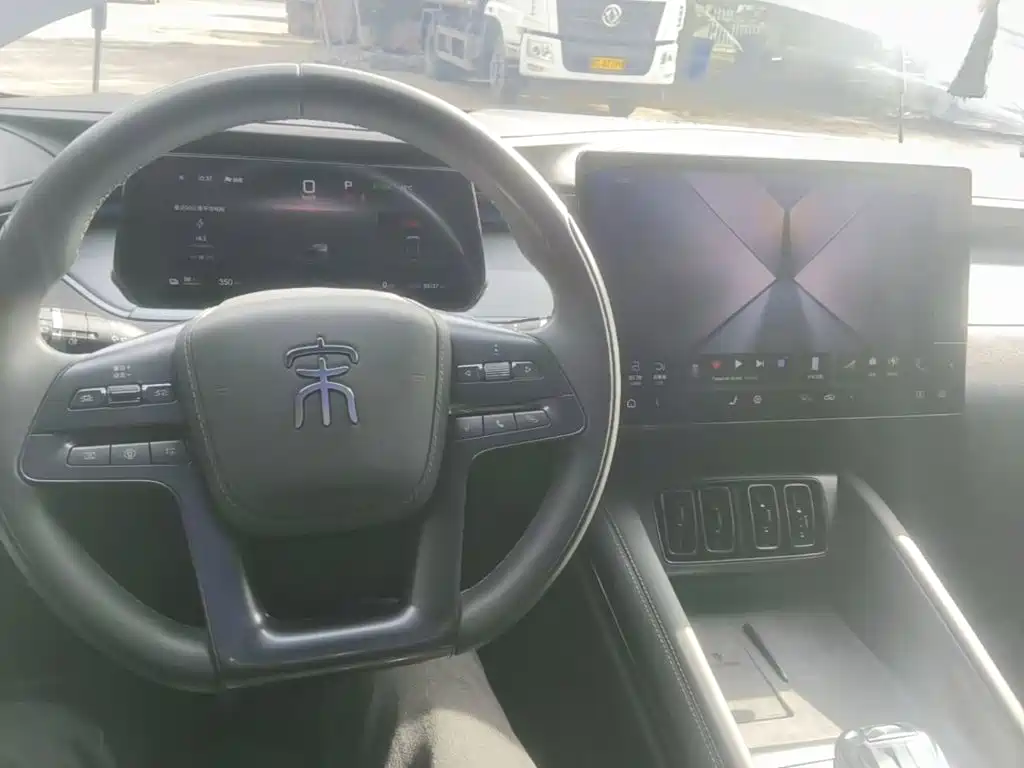 BYD L EV — миниатюра 10