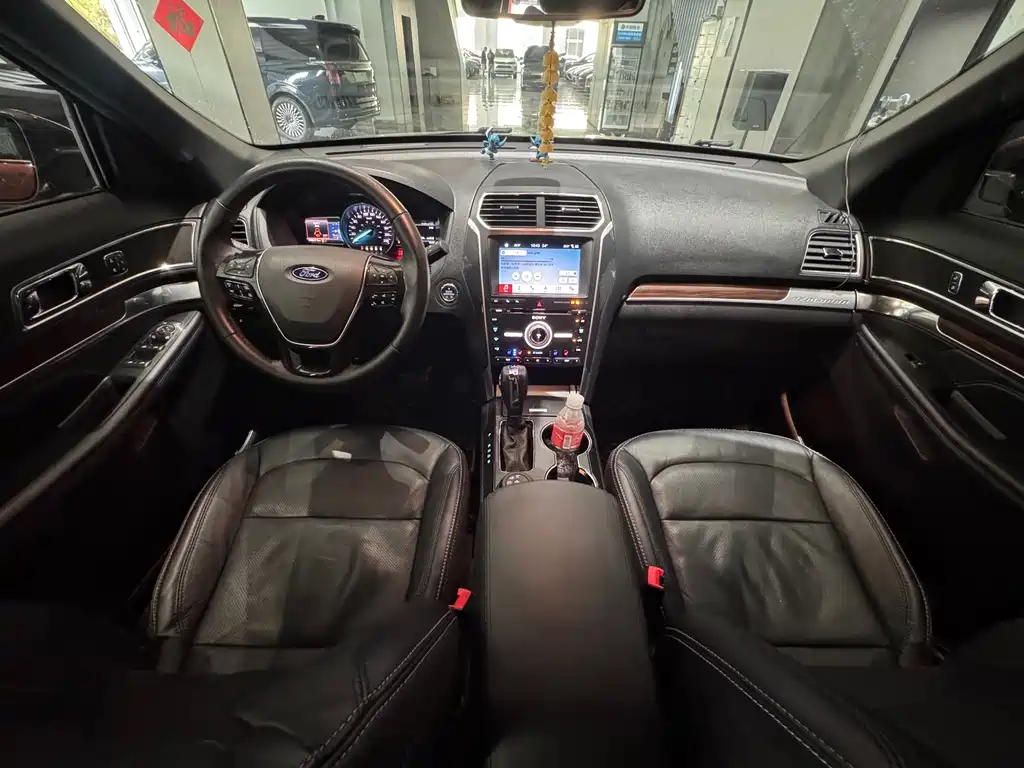 Ford Explorer (Import) — миниатюра 11