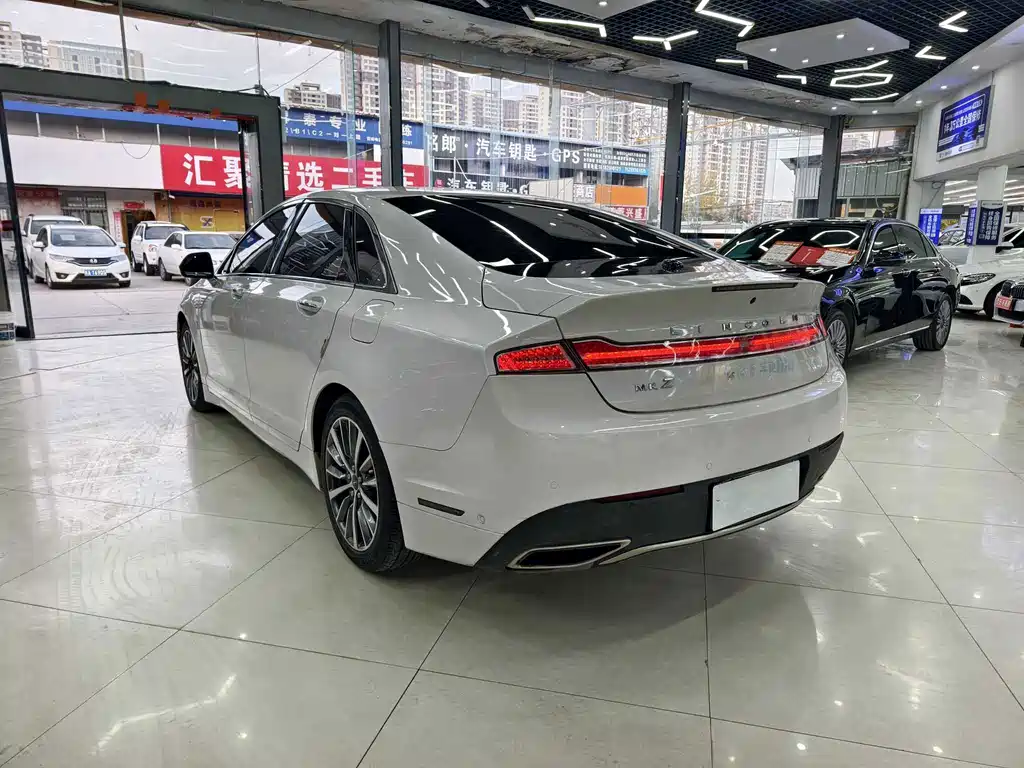 Lincoln MKZ — миниатюра 15