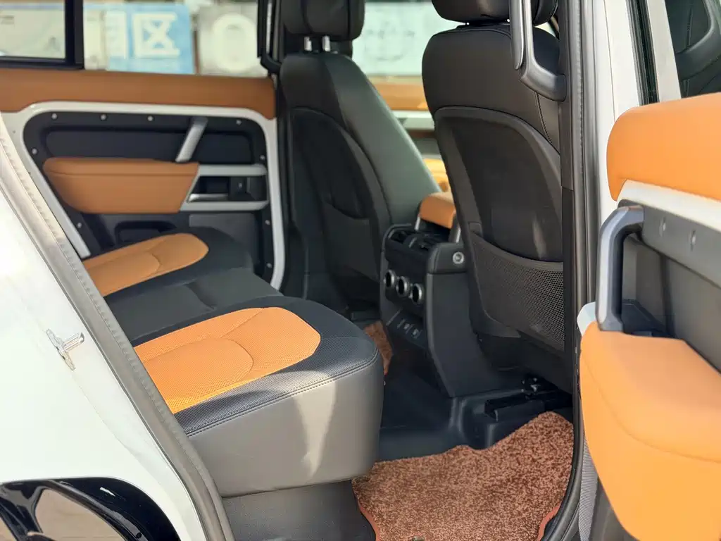 Land Rover Defender — миниатюра 8