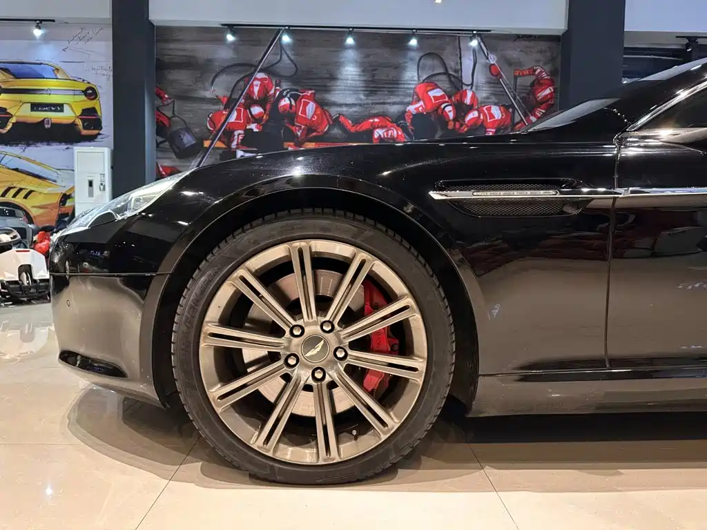 Aston Martin Rapide — миниатюра 23