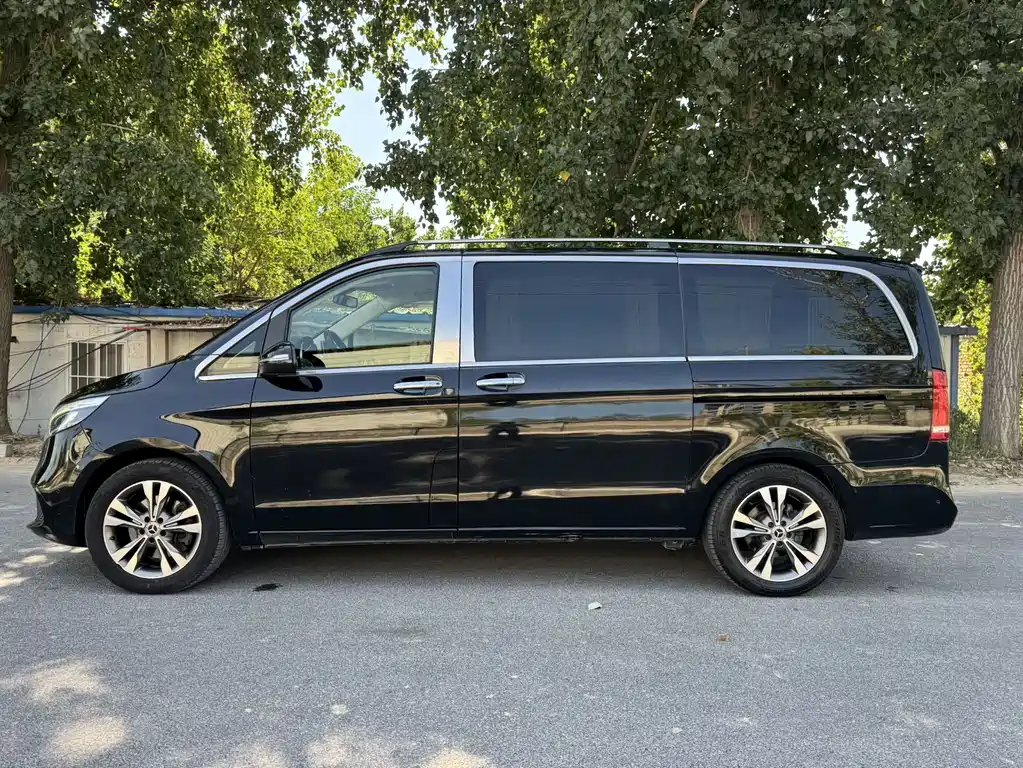 Mercedes-Benz V-Class — миниатюра 9