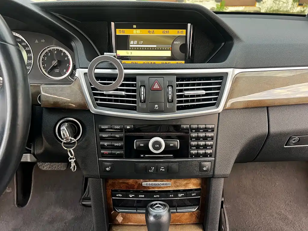 Mercedes-Benz E-Class (Import) — миниатюра 22
