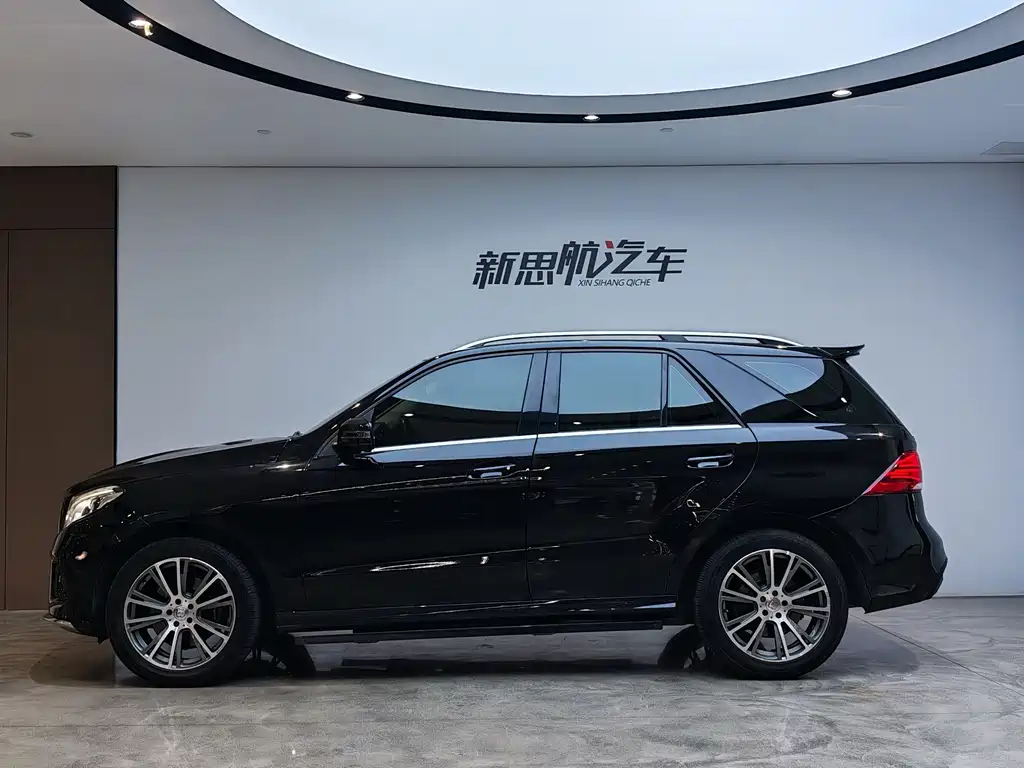 Mercedes-Benz GLE (Import) — миниатюра 3