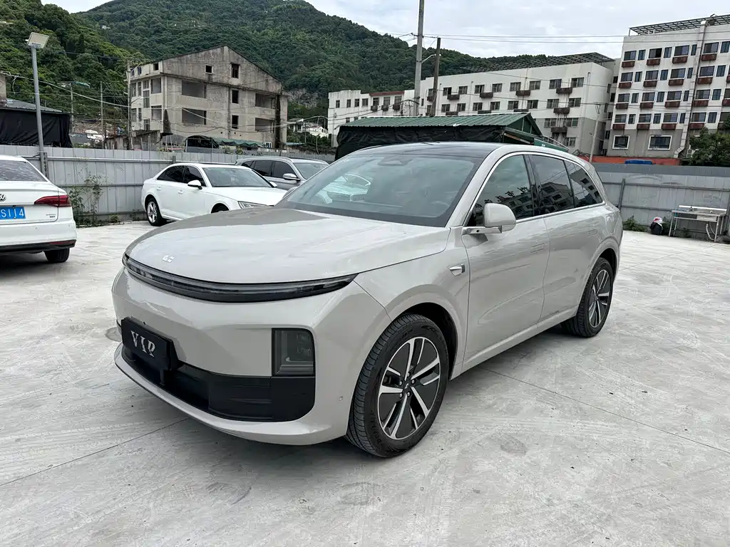 Li Auto L6