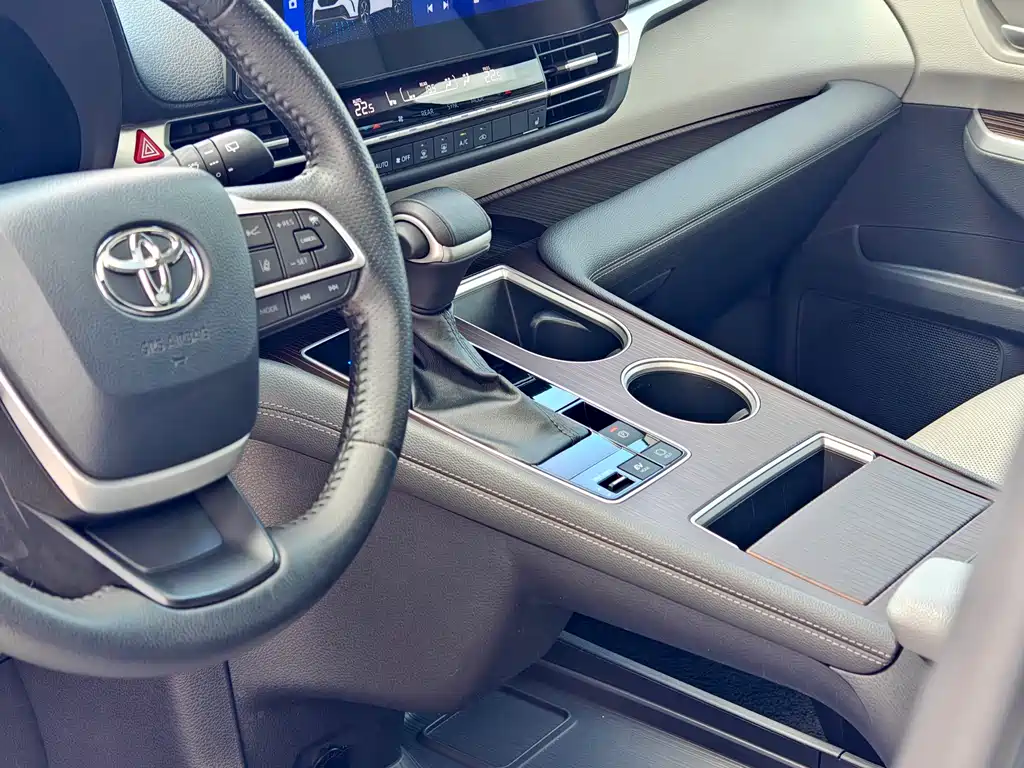 Toyota Sienna 2021 2.5L Luxury