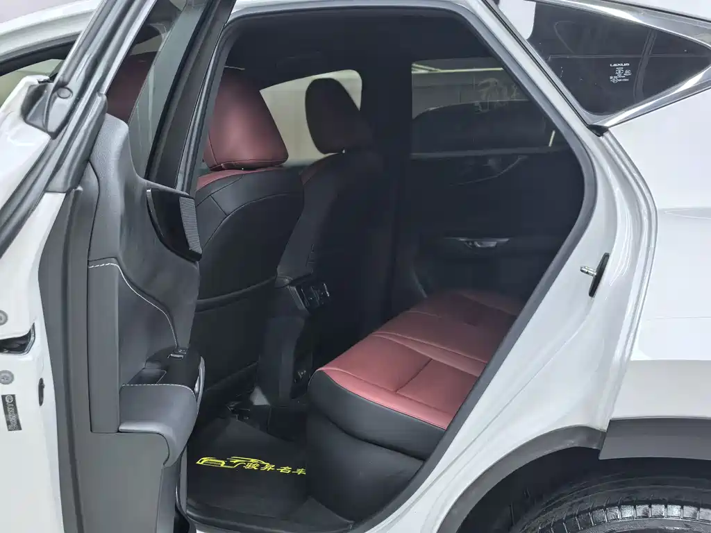 Lexus NX — миниатюра 11
