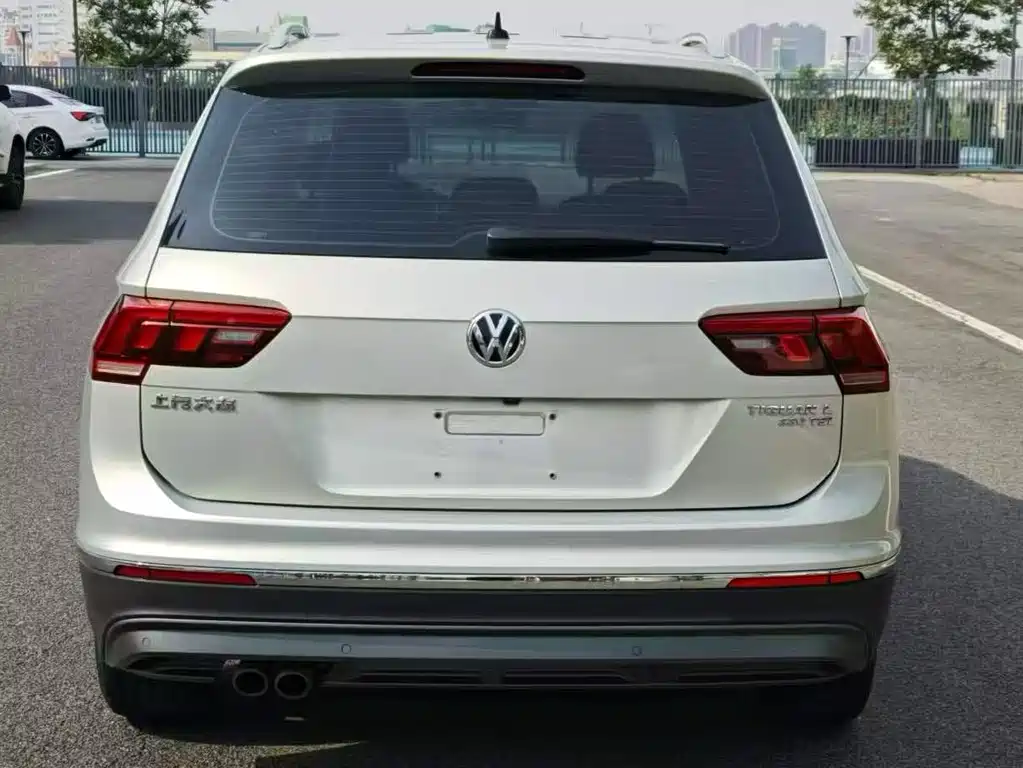 Volkswagen Tiguan L L 2018 330TSI AT Luxury