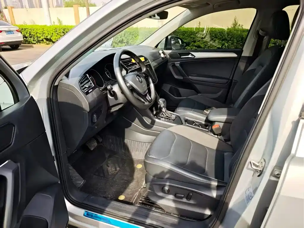 Volkswagen Tiguan L L 2018 330TSI AT Luxury