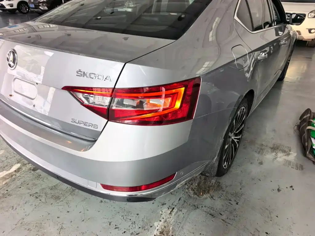 Skoda Superb — миниатюра 24