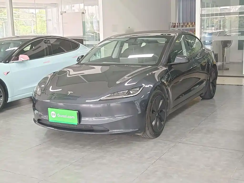 Tesla Model 3 — миниатюра 2