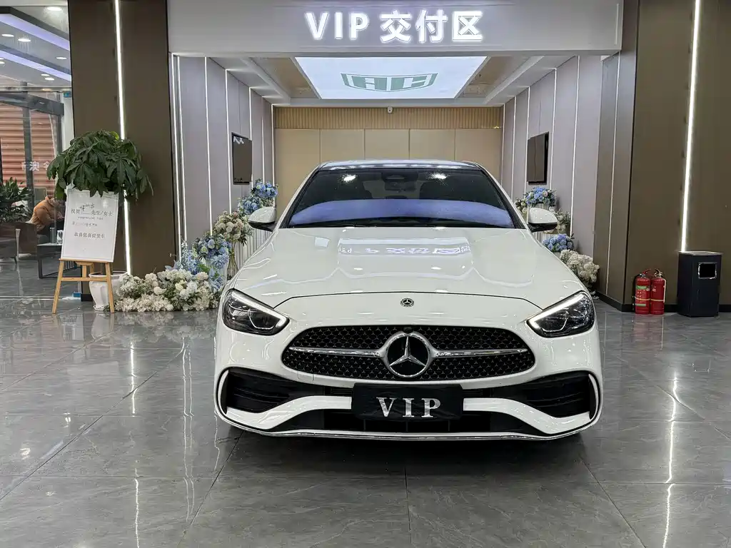 Mercedes-Benz C-Class — миниатюра 2