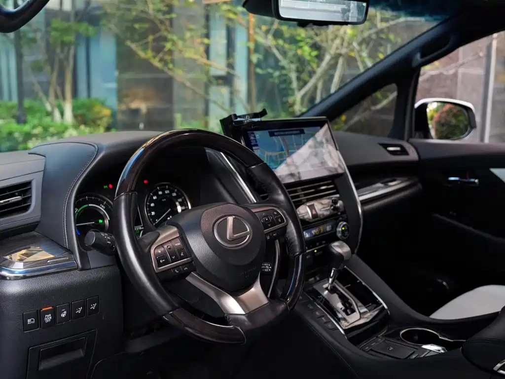 Lexus LM — миниатюра 10