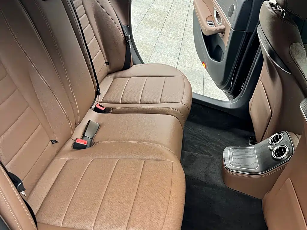 Mercedes-Benz E-Class — миниатюра 10