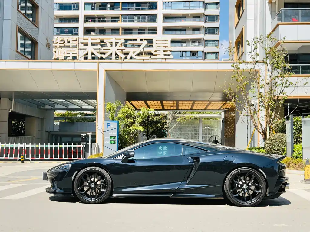 McLaren GT — миниатюра 6