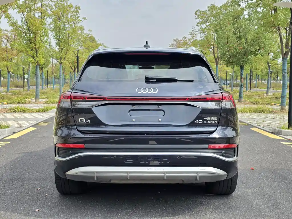 Audi Q4 e-tron — миниатюра 5