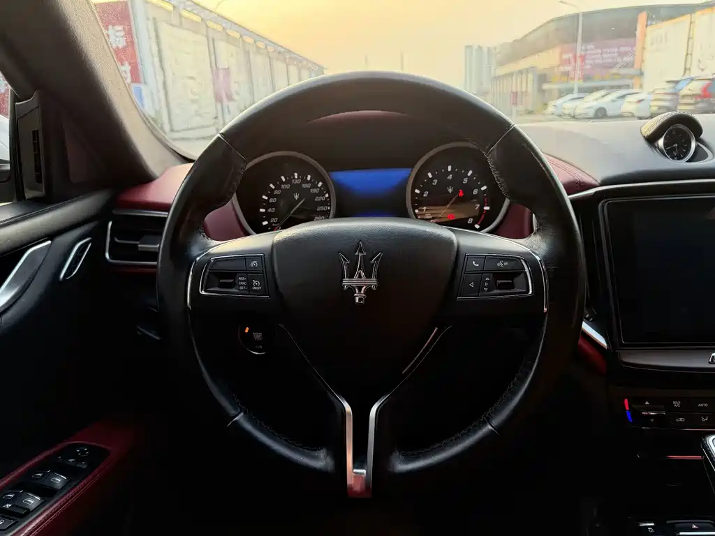 Maserati Ghibli — миниатюра 10