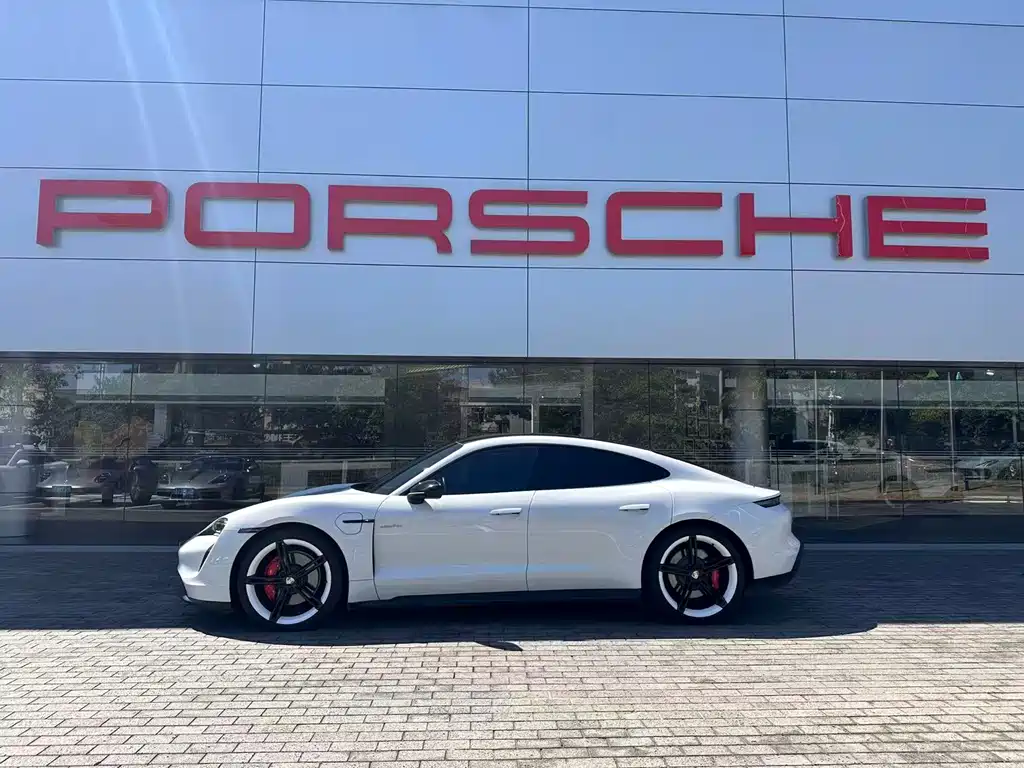 Porsche Taycan — миниатюра 3