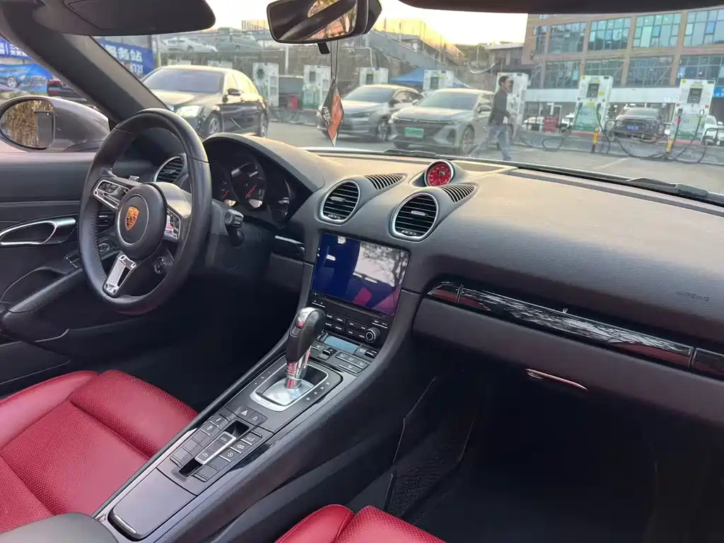 Porsche 718 2019 Boxster T 2.0T