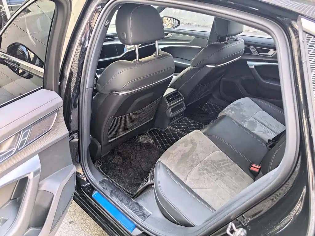 Audi A6L 2023 40 TFSI Luxury
