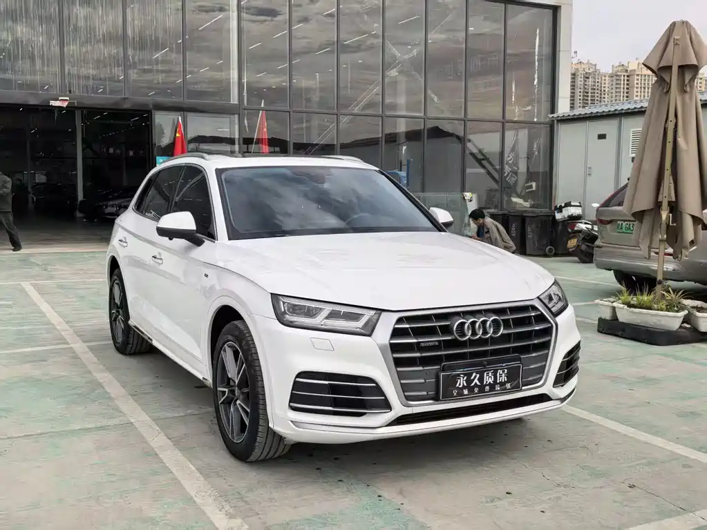 Audi Q5L — миниатюра 2