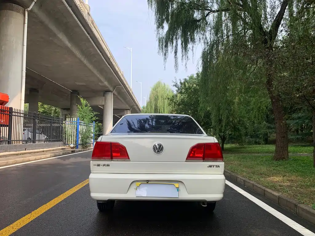 Volkswagen Jetta — миниатюра 4