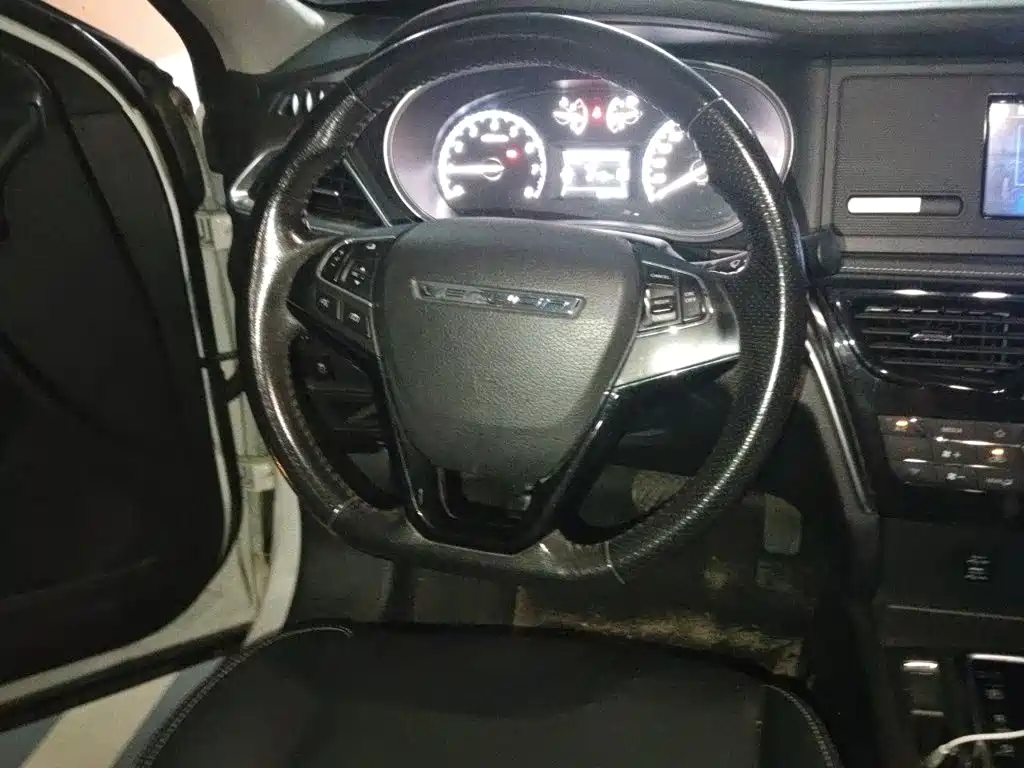 Venucia T90 — миниатюра 6