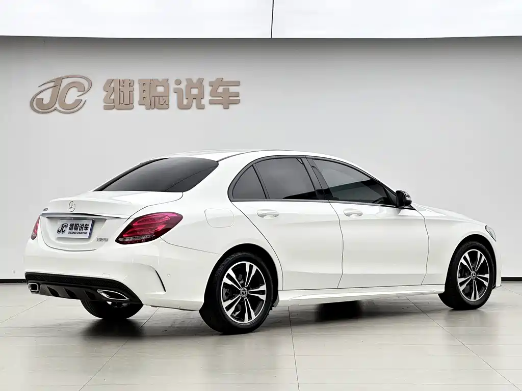 Mercedes-Benz C-Class — миниатюра 4