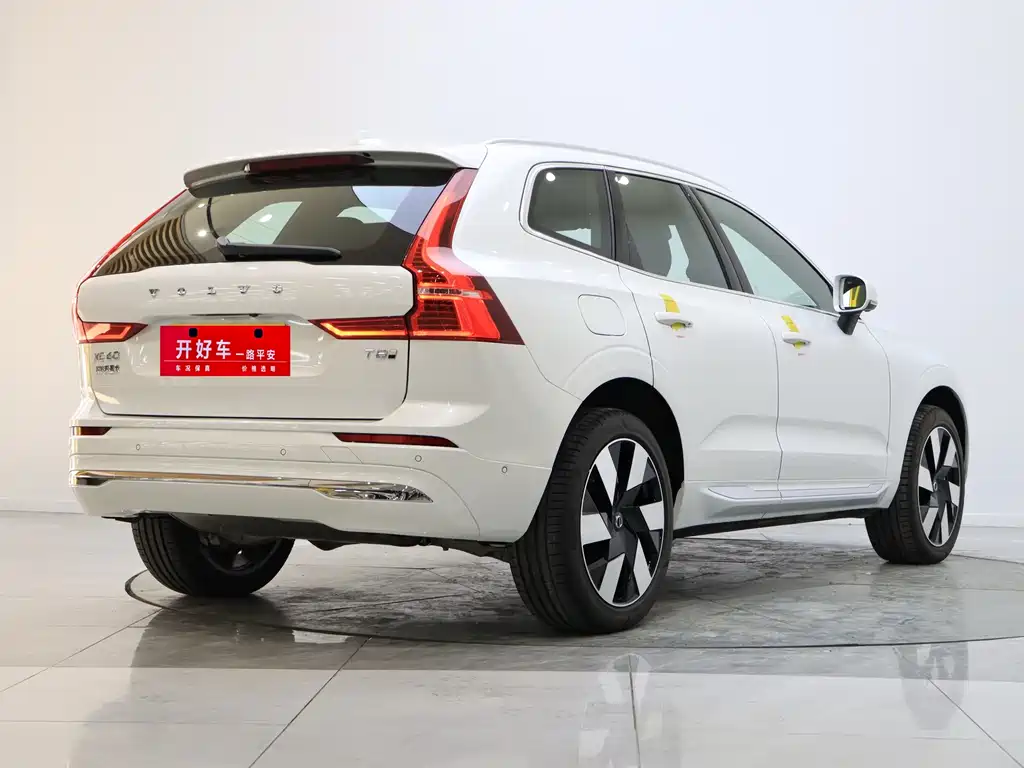 VOLVO XC60 PLUG IN HYBRID