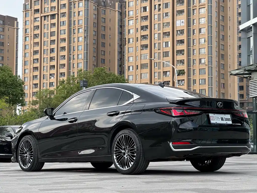 Lexus ES — миниатюра 4