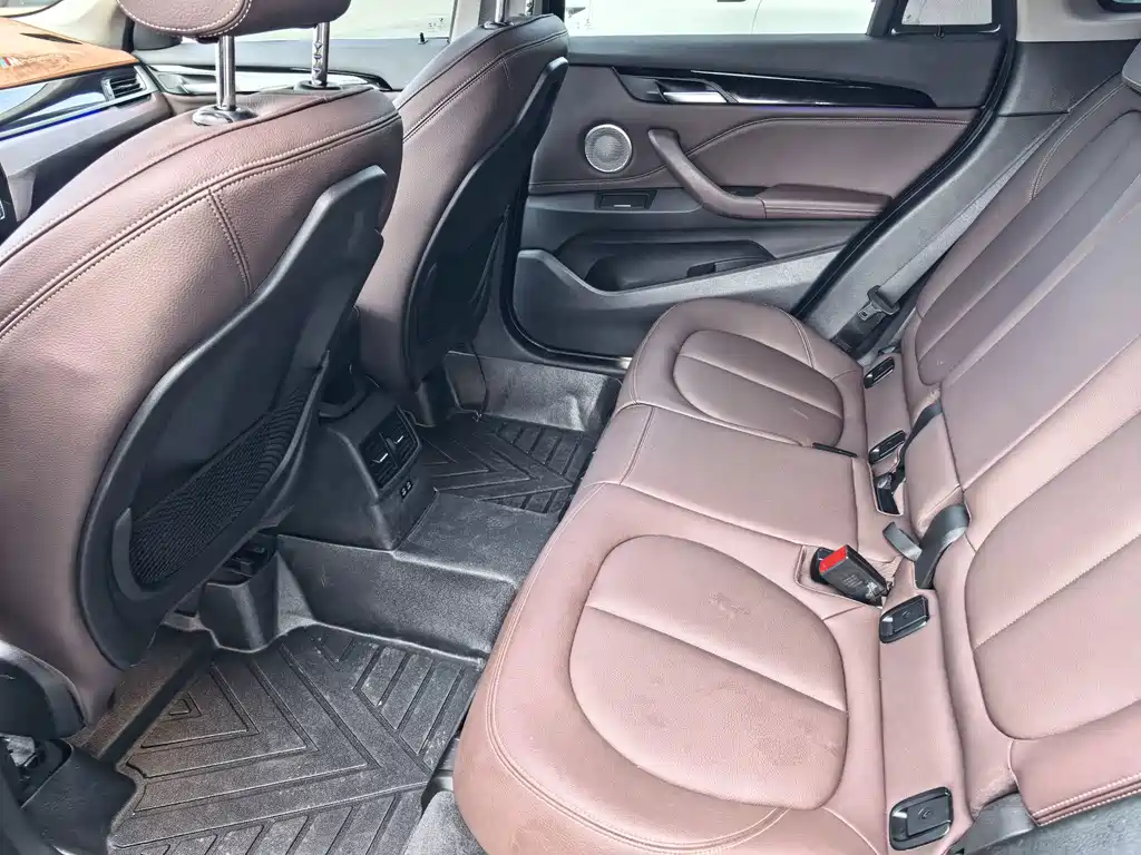 BMW X1 — миниатюра 9