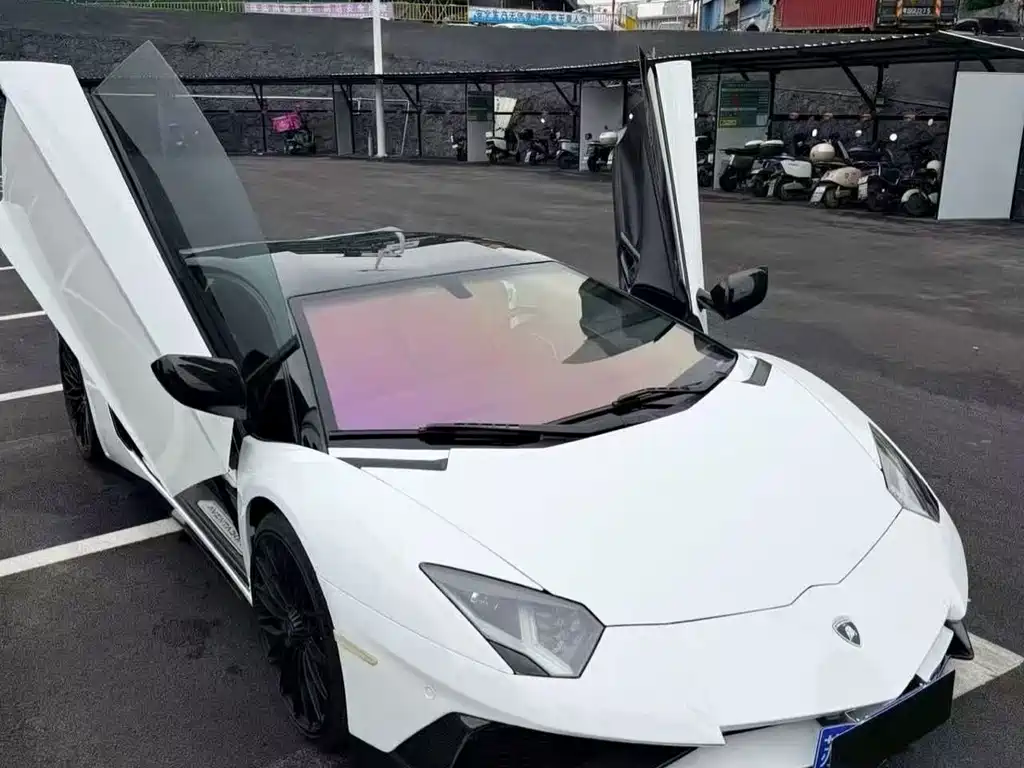 Lamborghini Aventador — миниатюра 2