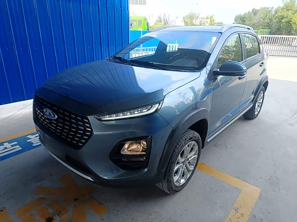 CHERY Tiggo 3x 1.5 л 2021 г. Серебристо-серый, пробег 37800 км