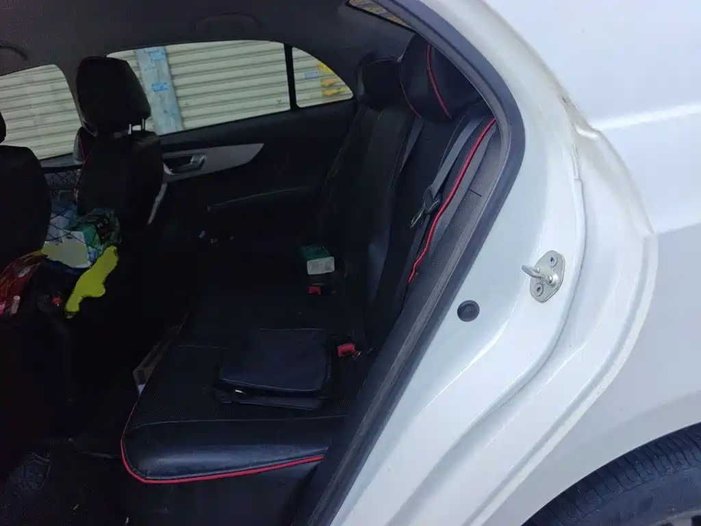 BYD Qin — миниатюра 13