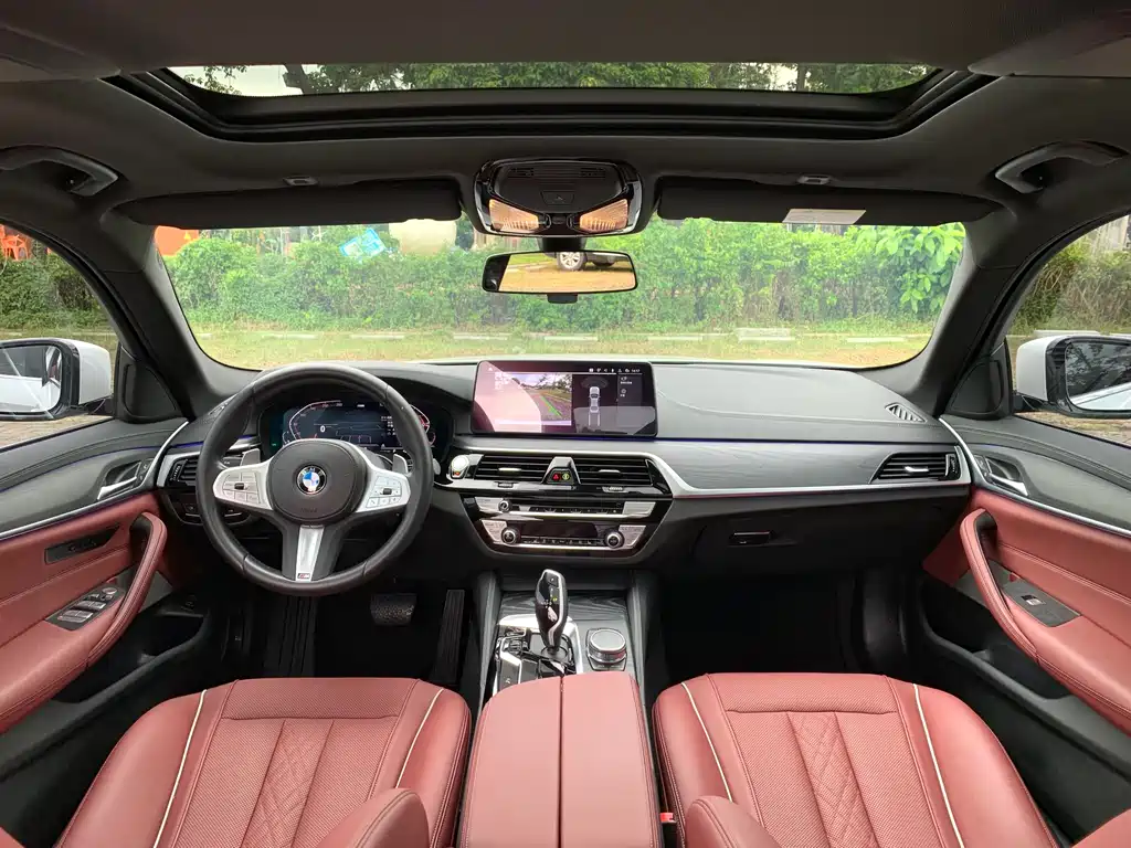 BMW 5 Series — миниатюра 13