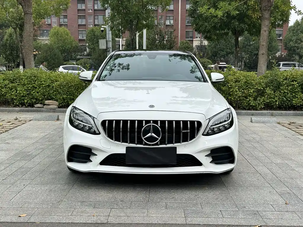 Mercedes-Benz C-Class — миниатюра 2