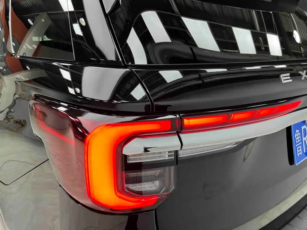 Ford Explorer — миниатюра 24