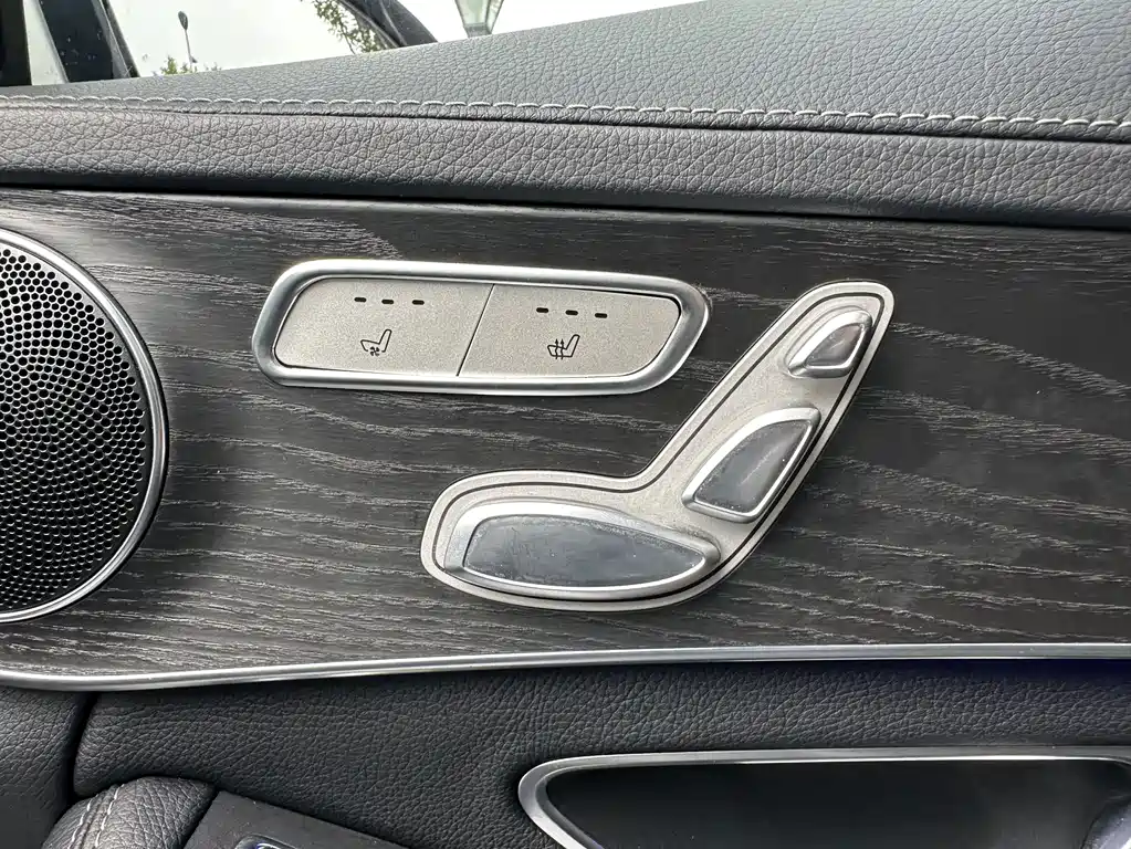 Mercedes-Benz C-Class — миниатюра 13