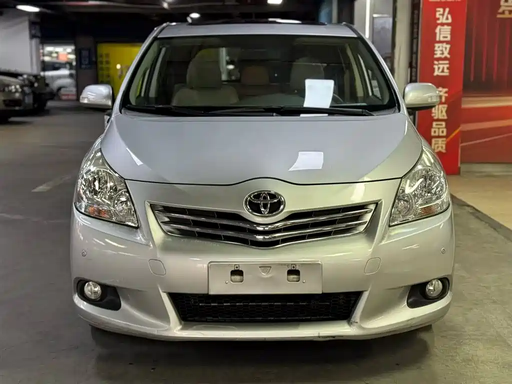 Toyota Verso 2011 180G CVT Luxury