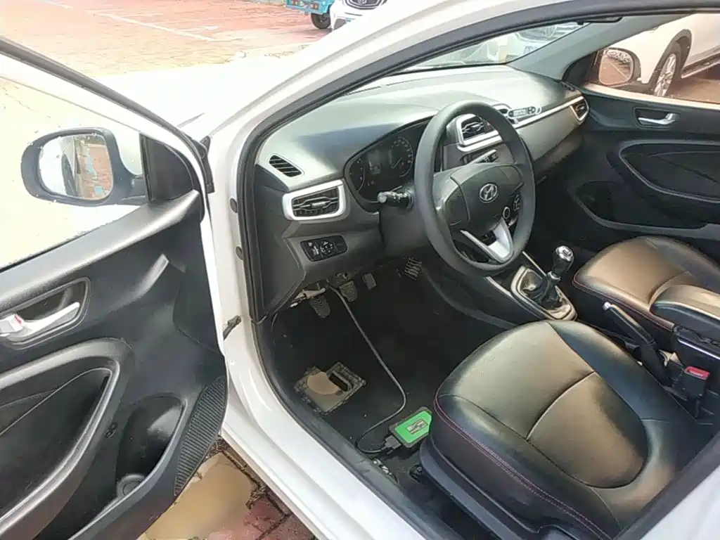 Hyundai Verna - фото 16