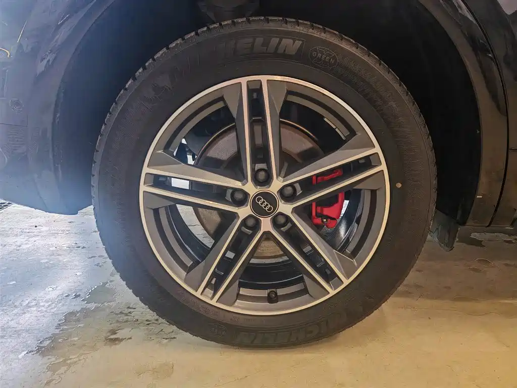Audi Q5L Sportback — миниатюра 14