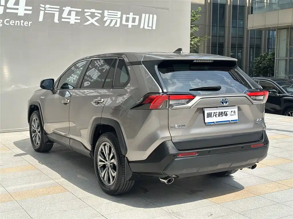 Toyota RAV4 — миниатюра 16