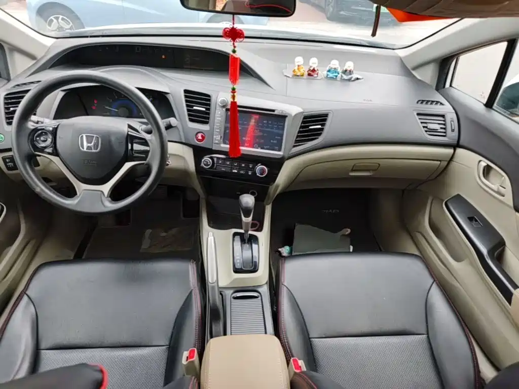 Honda Civic — миниатюра 10