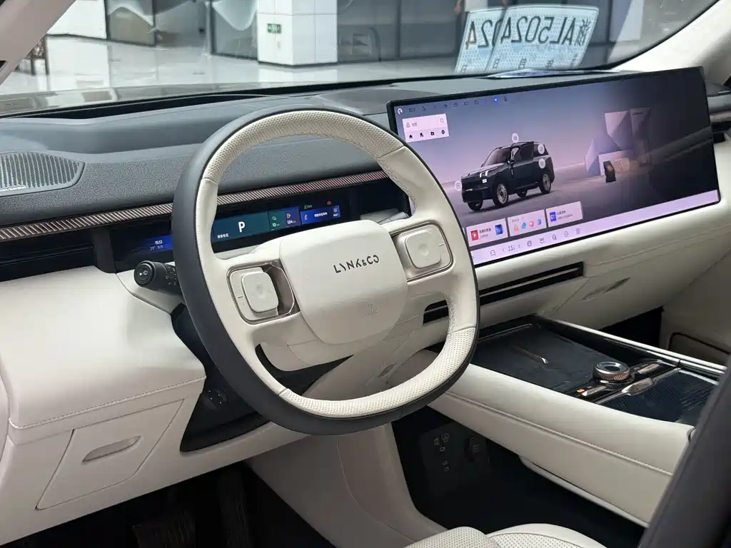 Lynk & Co 900 2025 2.0T 6 мест
