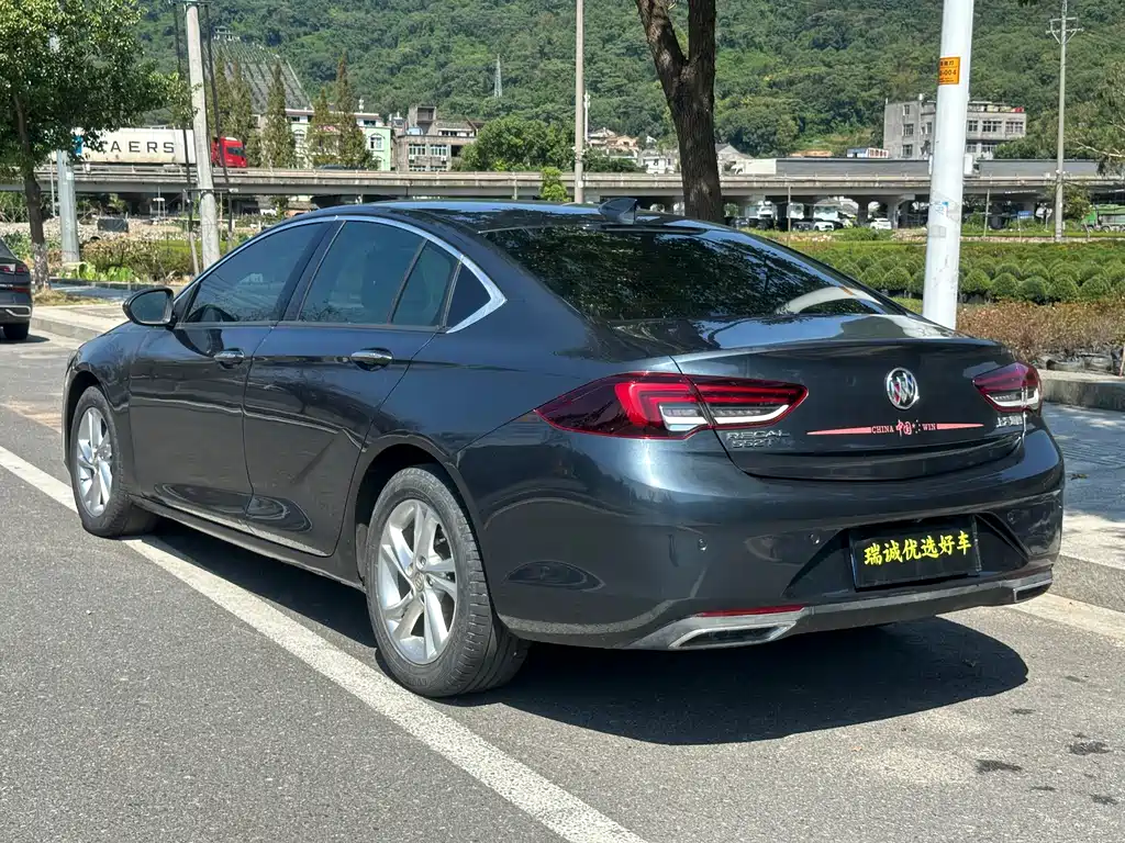 Buick Regal — миниатюра 4