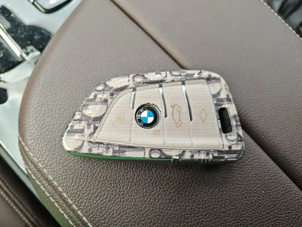 BMW 5 Series — миниатюра 9