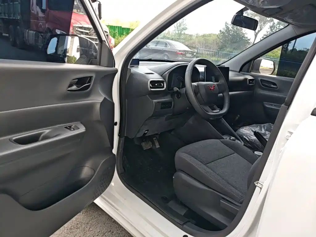 Wuling Hongguang EV — миниатюра 16