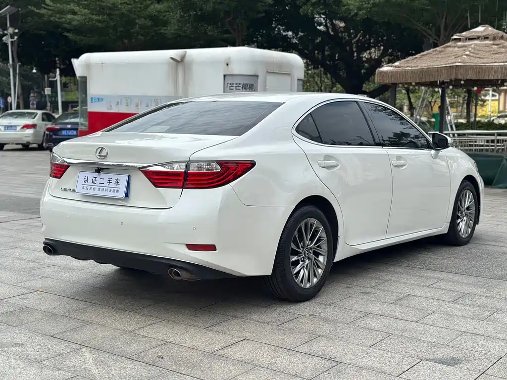 Lexus ES — миниатюра 18