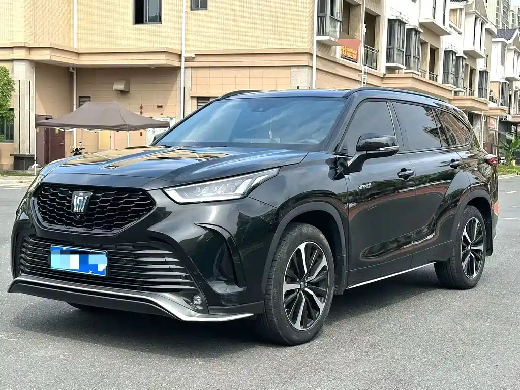 Toyota Crown Kluger 2023