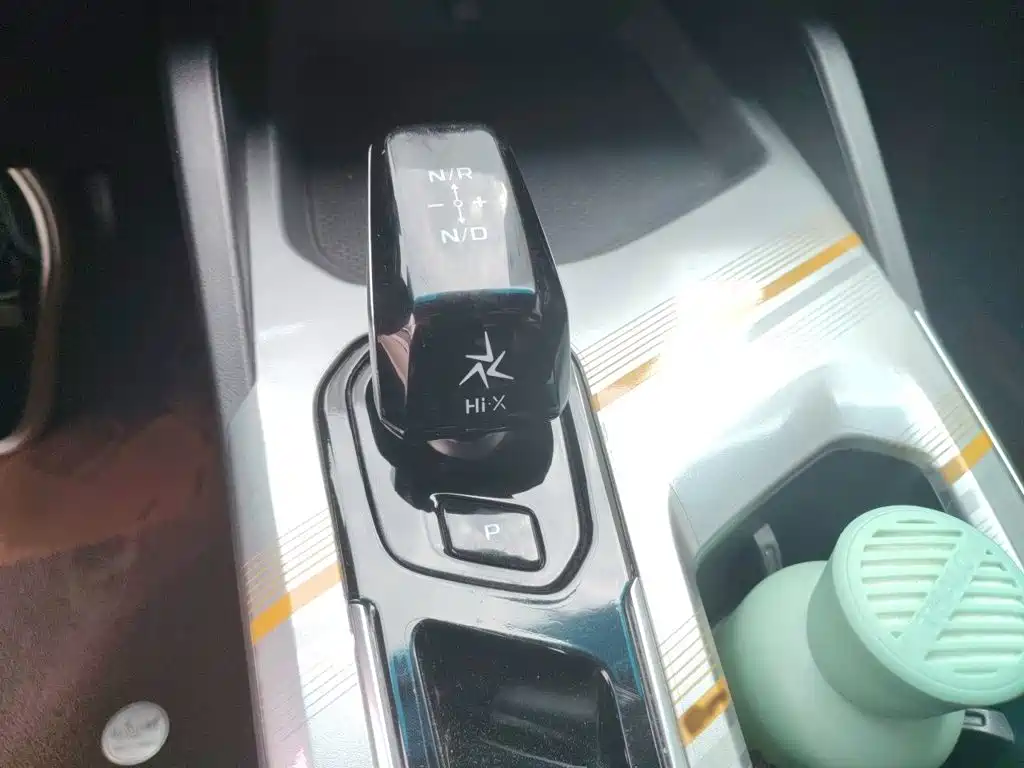 Geely L HiP — миниатюра 7